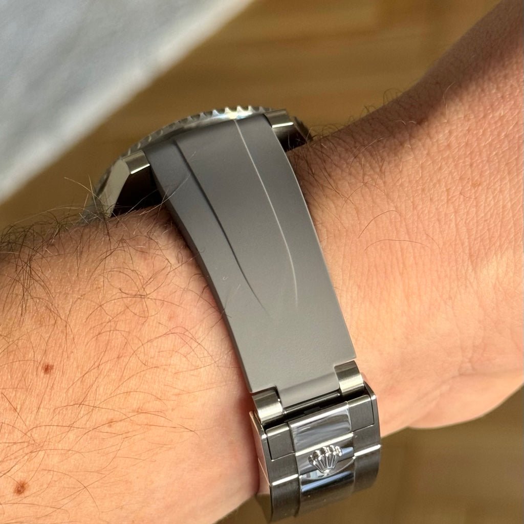 FKM Vulcanized Grey Rubber strap for Rolex Deployant buckle - Tempomat Madrid